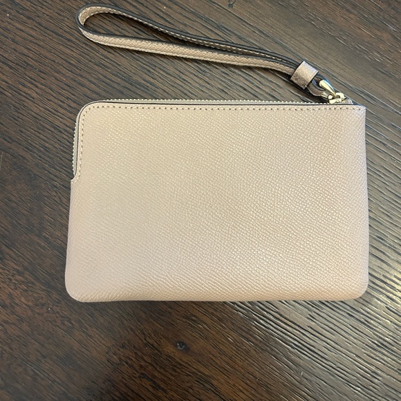 NWOT Coach Beige Saffiano Leather Zip Wristlet Gold Logo Clutch